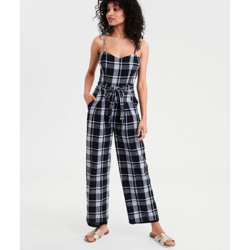 Paperbag waist jumpsuit.